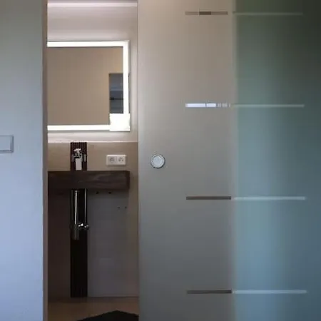 דירה Weingut Lahmer August Rebstock