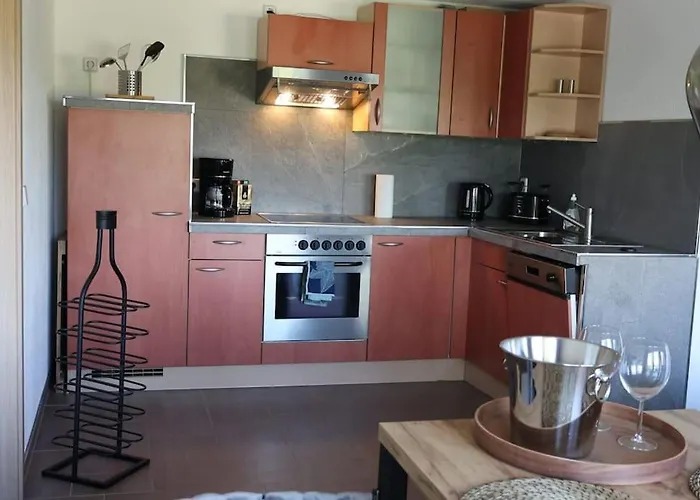 Weingut Lahmer August Rebstock Lägenhet *